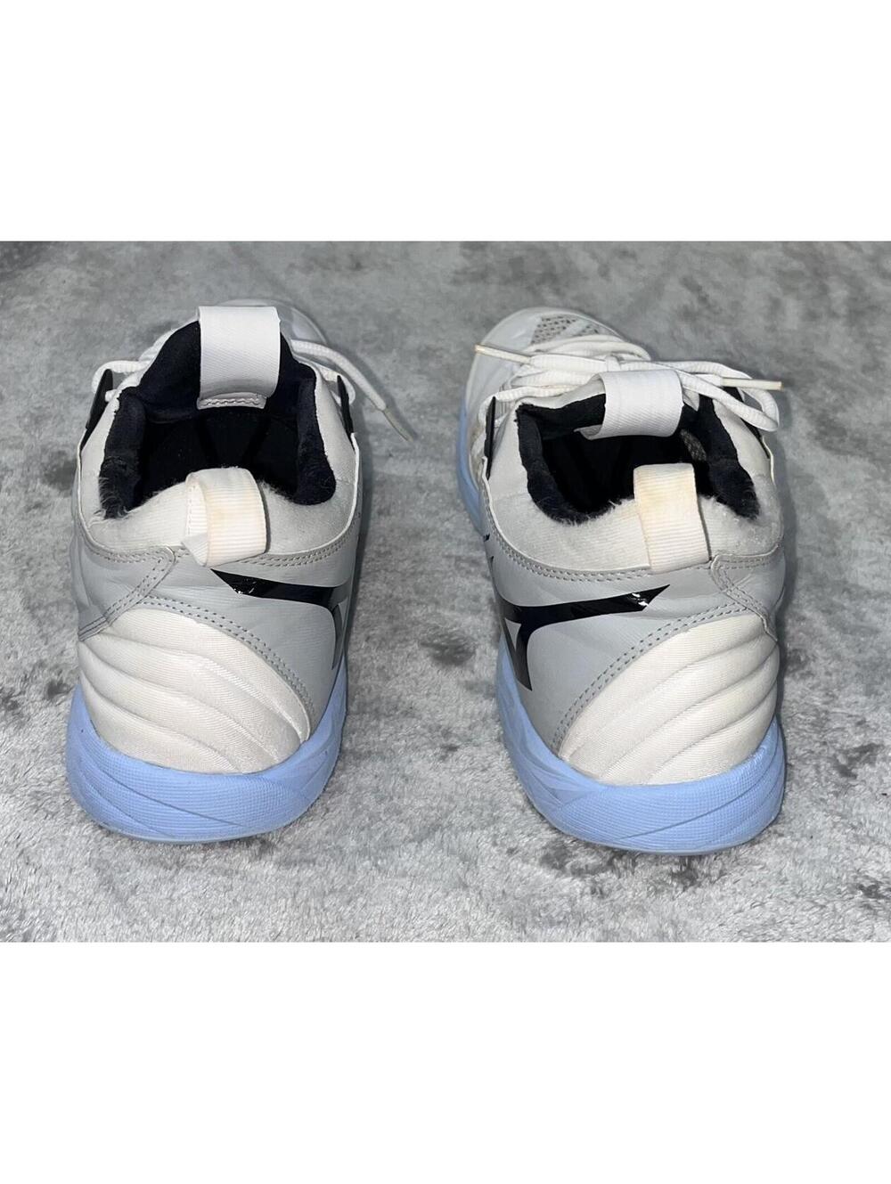 Mizuno White Light Blue Athletic Sneakers with Black Logo - Picture 7 of 9